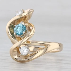 0.45ctw Azul Diamante Blanco 3 Piedra Bypass Anillo 14k Oro Amarillo Talla 6.25 - Imagen 1 de 10