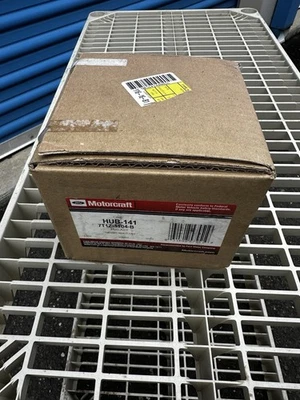 Buje y cojinete trasero izquierdo Ford Transit Connect 2010-2013 OEM NUEVO 7T1Z-1104-B Foto 1 de 2