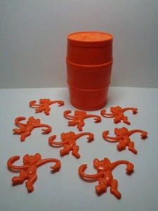 Hasbro Barrel of Monkeys 8 Monkeys 2012 orange - Picture 1 of 6