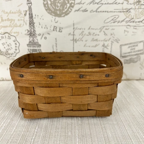 Longaberger 1983 Medium Key Basket with Wall Hanger 7 in x 5 in x 3 1/2 In Cover