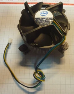 CPU Kühler/cooler Intel D60188-001 12V/0,20A Sockel Intel - Afbeelding 1 van 4