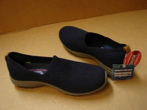 Neu mit Etikett - Damen Skechers Stretch Fit luftgekühlter Memory Foam - geteilte Größe - R6,5/L6 - Bild 1 von 8