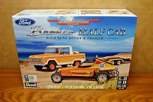 REVELL BRONCO MEDIA CABINA con buggy dune y remolque kit modelo escala 1/25 nivel 5 - Imagen 1 de 3