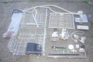 MIELE G5280SCVI DISHWASHER BROKEN FOR INDIVIDUAL PARTS:SEE DESCRIPTION SECTION - Picture 1 of 18