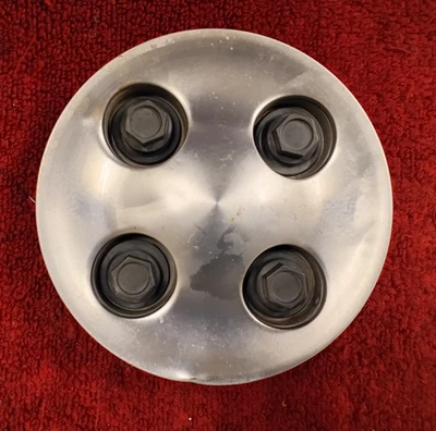 Saturn S-Series: 1995, 1996, 1997, 1998, 1999, 2000, 2001, 6,5 дюйма, центральный колпак - Изображение 1 из 4