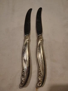 Rogers Bros LEILANI Silver Plate IS 1961 Dinner Knife Lot of 2 Knives - Picture 1 of 4