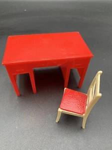 VTG RED RENWALL PLASTIC DOLL HOUSE DESK 2 3/4”T X 4”L & CHAIR - Picture 1 of 3