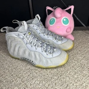 Nike Lil Posite One Premium 'Wolf Grey' 807198-007 Youth Size 6Y ~ Women's 7.5 - Picture 1 of 8