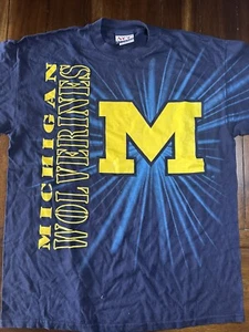 T-shirt vintage Michigan Wolverines Spell Out taglia XL anni 90 grafica vintage anni 90 - Foto 1 di 5