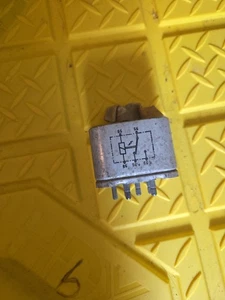 ORIGINAL Mercedes W113 Wiper Relay 0005426819 - Picture 1 of 4