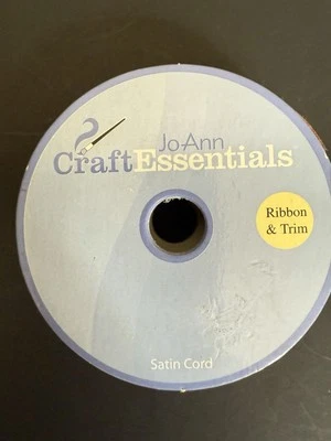 Jo Ann Craft Essentials 2003, атласный шнур лента и отделка, 2 мм на 3 ярда, оранжевый. Редкий - Изображение 1 из 4