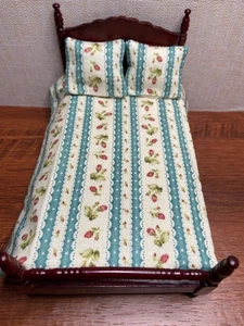Mini Dollhouse Bedspread comforter blanket 2 Pillow 1:12 scale twin size rosette - Picture 1 of 4