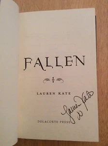 SIGNED by Lauren Kate - Fallen HC Book 1st/1st + Pic - Picture 1 of 12