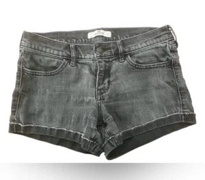 Hollister Women’s Jean Cutoff Black Fade Sz 7 Cuffed - Picture 1 of 4