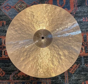 Paiste 17" Signature Traditional Thin Crash - Picture 1 of 3