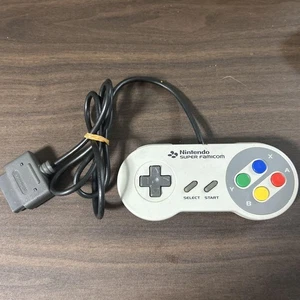Controller Nintendo Super Famicom grigio, originale, cablato, compatibile SNES - Foto 1 di 2