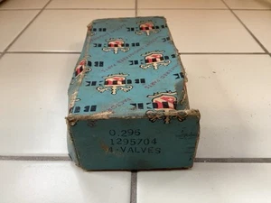 EARLY intake Valves NIB unopened 1937-1963 BUICK FireBall VintaGe GM 1295704 - Bild 1 von 6