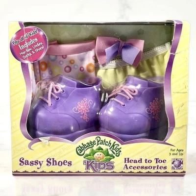 Cabbage Patch Kids 2007 zapatos atrevidos cabeza a punta accesorios kit púrpura nuevo en paquete Foto 1 de 4