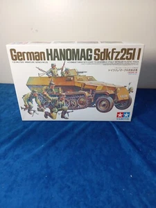 Tamiya 1/35 scale Hanomag Sd.Kfz. 251/1 WW2 German model kit - Picture 1 of 4
