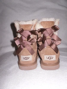 Original UGG Stiefelette Gr. 28 Leder Lammfell Fell braun Schleife Boots Stiefel - Bild 1 von 13