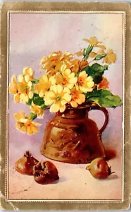 Vaso di fiori vintage con fiori e cipolle cartolina in rilievo - Foto 1 di 2