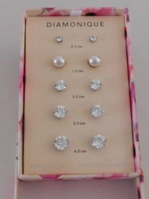 4 pares de aretes Diamonique de plata de ley solitario con poste de piedra en caja Foto 1 de 3