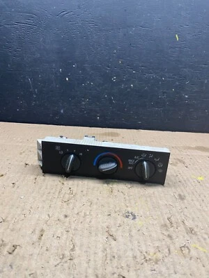 2001 - 2007 GMC Chevrolet Express 1500 Climate Control A/C M8441 DG - Image 1 of 4