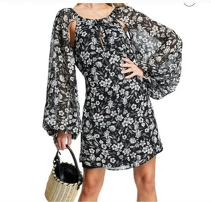NWT TOPSHOP Bell Sleeve Black and White Floral Cutout Mini Dress Size 8  - Picture 1 of 14