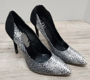 G by Guess Felisity3 Black & White Snakeskin Patten Stiletto Woman's Size 7.5 - Picture 1 of 6