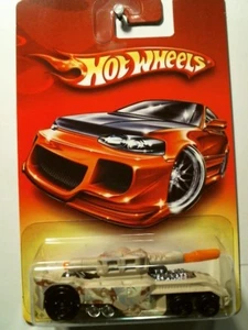 Tanque Invader 2007 exclusivo tarjeta roja Hot Wheels - bronceado - Imagen 1 de 1