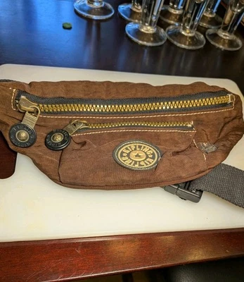 Riñonera gruesa de nailon Kipling de la década de 1980 con cremallera Foto 1 de 2