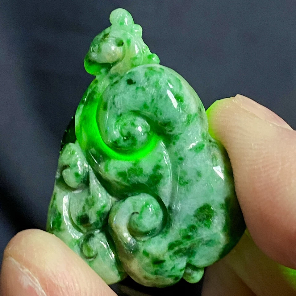 COLGANTE GEMA NATURAL BIRMANO IMPERIAL ESMERALDA VERDE COMO NUEVO JADEÍTA JADE UN DRAGÓN Foto 1 de 4