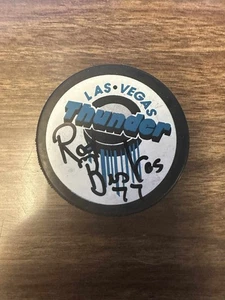 Rod Buskas Firmado Las Vegas Thunder Puck - Autografiado IHL - Imagen 1 de 1