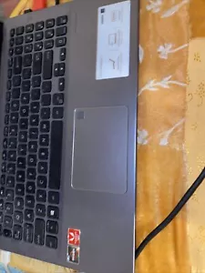 Brand New ASUS VivoBook 15.6" AMD Ryzen 5 Radeon Vega 8 8GB 512GB-SSD Laptop - Picture 1 of 7