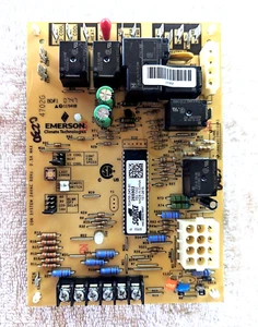 York Emerson 265902 50A56-243-91 SOURCE 1 Furnace Control Board "FREE SHIPPING" - Picture 1 of 5