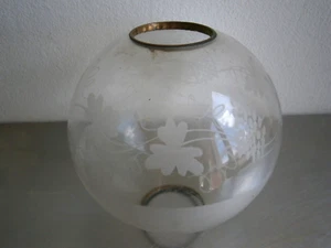 Globe diffuseur Cristal gravé 19°s Lampe pétrole déco Pièce Ancien - Imagen 1 de 9