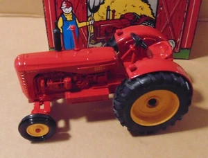 Brand New 1/16 MASSEY HARRIS 55 TOY FARMER NIB 1292PA - Picture 1 of 5