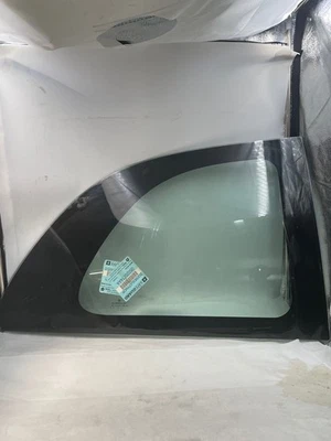 Dodge Caravan 2001-2007 cuarto de vidrio ventana trasera derecha OEM 05020714AA Foto 1 de 4