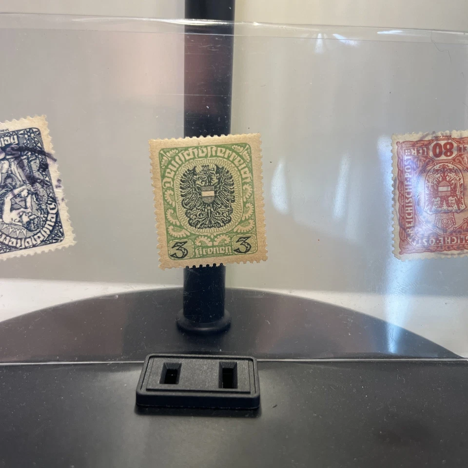 sello verde 3 coronas Austria - escudo de armas - 1920 - no cancelado Foto 1 de 4