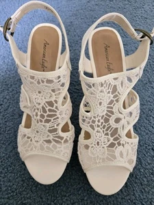 AMERICAN EAGLE Ivory Canvas Cork Wedge Heel Peep Toe Shoe Women Sz 8  - Picture 1 of 4