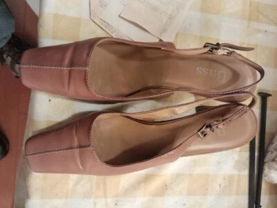 BASS PUMPS WITH HEEL STRAP LEATHER 2.75 HEEL LEATHER 8 US NEVER WORN ADJ. STRAP - Image 1 of 4