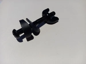 PIN SICUREZZA/FERMO/SPINA PER SUPPORTO/ TREPPIEDE/ STATIVO CASSA/ LUCI - Foto 1 di 1