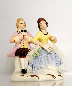 Sandizell Dresden Porcelain Lace Figurine Courting Couple On Chaise Lounge - Picture 1 of 6