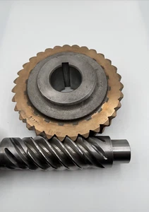 PASSENDES BRONZE / MESSING SCHNECKENGETRIEBE und STAHLSCHNECKENGETRIEBE SET 3,5 Zoll ACHSE ZU ACHSE - Bild 1 von 19