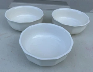 Vintage Pfaltzgraff Heritage White 5 5/8" Soup Cereal Bowls Castle Mark Set of 3 - Picture 1 of 4