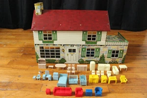 Vintage MARX Blech Puppenhaus Metall 2-stöckig Kolonial 6 Zimmer mit Möbeln Geräten - Bild 1 von 24