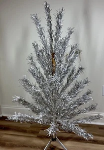 Vintage Evergleam 4 Fuß Aluminium Weihnachtsbaum 54 von 55 Zweigen Stativ mit Box - Bild 1 von 12
