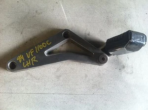 83 84 85 86 VF 1100C V65C MAGNA LEFT REAR FOOT PEG AND BRKT - Bild 1 von 2