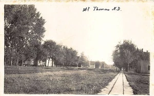 St Thomas ND Street Scene HOME_MADE Real Photo Postcard - Picture 1 of 2