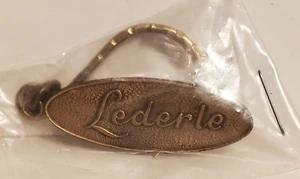 LEDERLE SCIENTIFIC LABORATORIES COMPANY LOGO METAL BRASS? KEYCHAIN KEYRING - Bild 1 von 2
